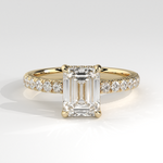 Valencia emerald-cut diamond ring – Yellow gold