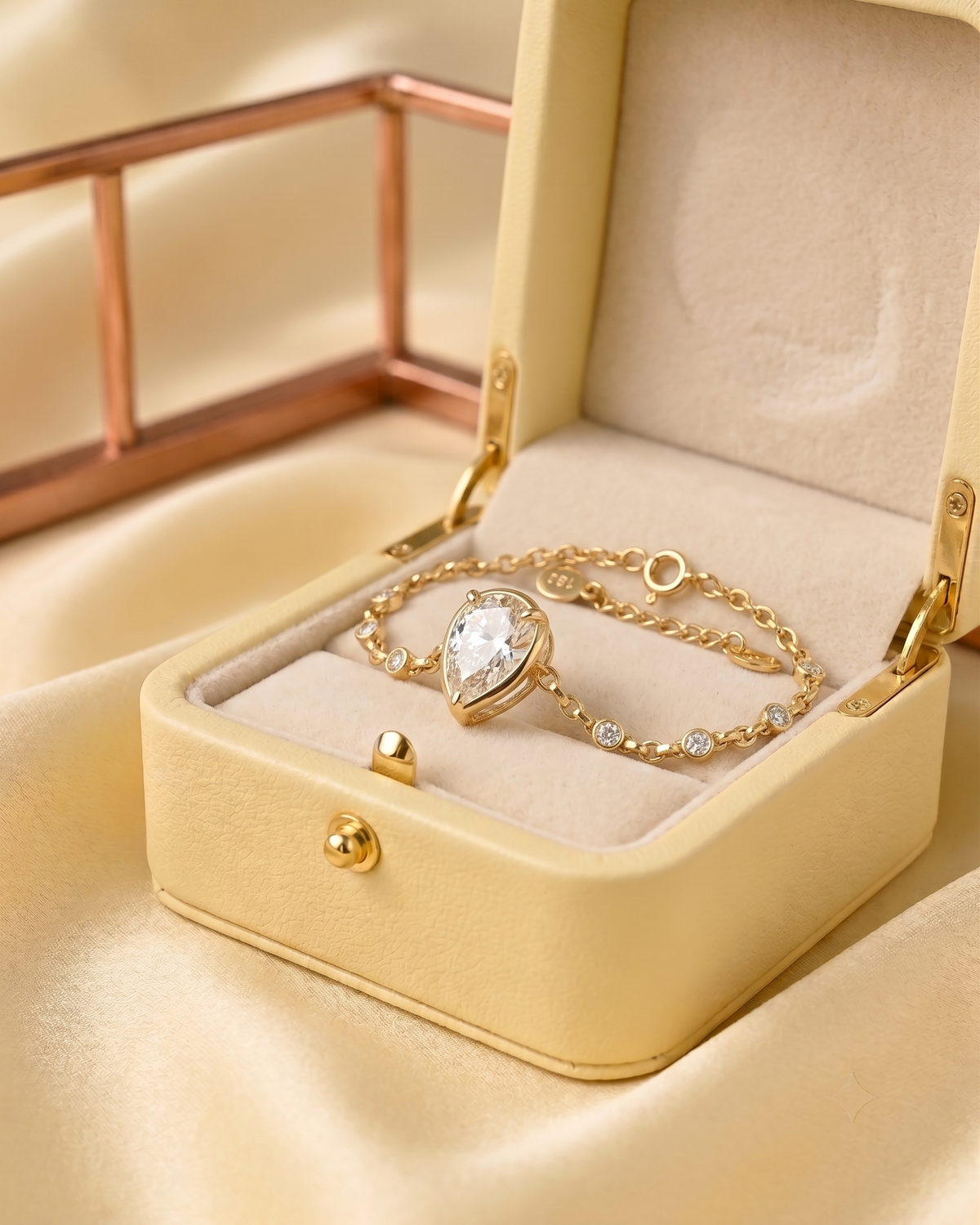 Pear-Cut Diamond Bezel Bracelet in Yellow Gold