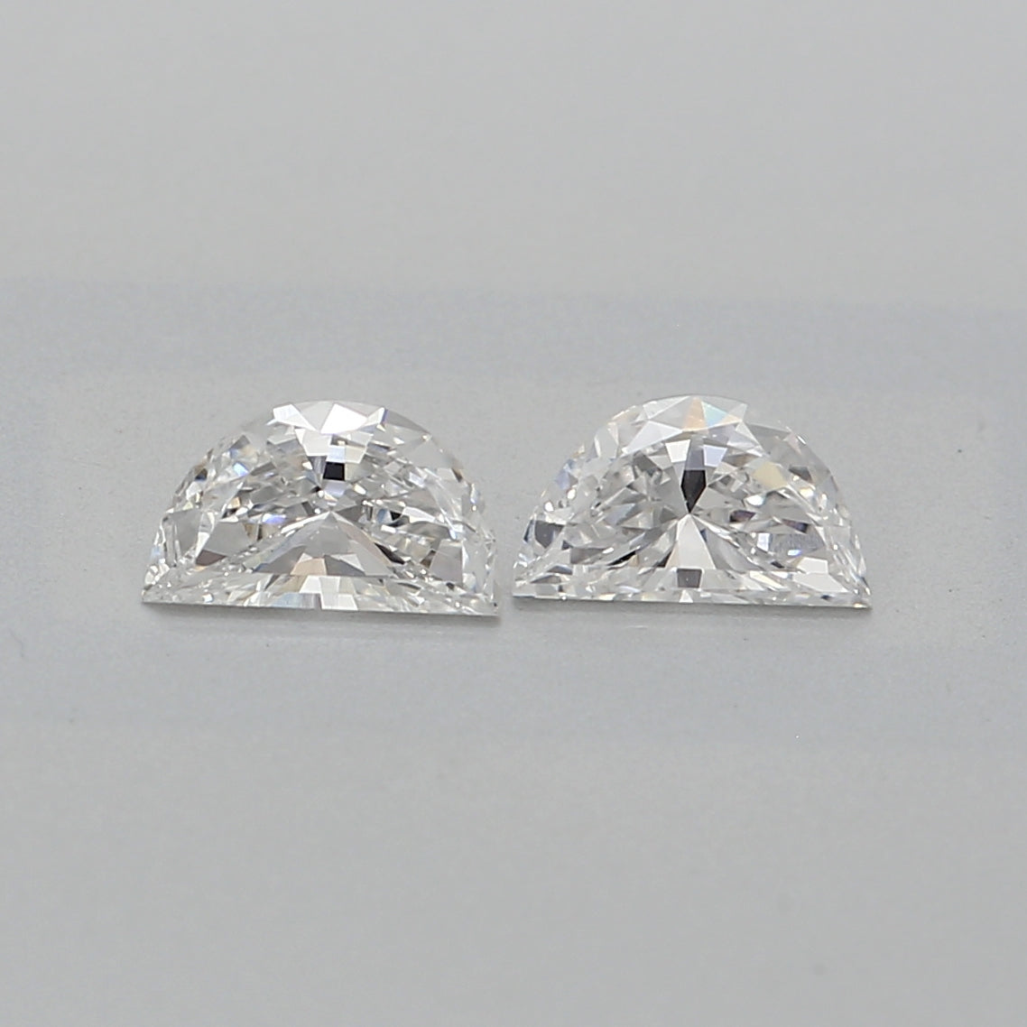 0.330 ct HALF MOON E VS1
