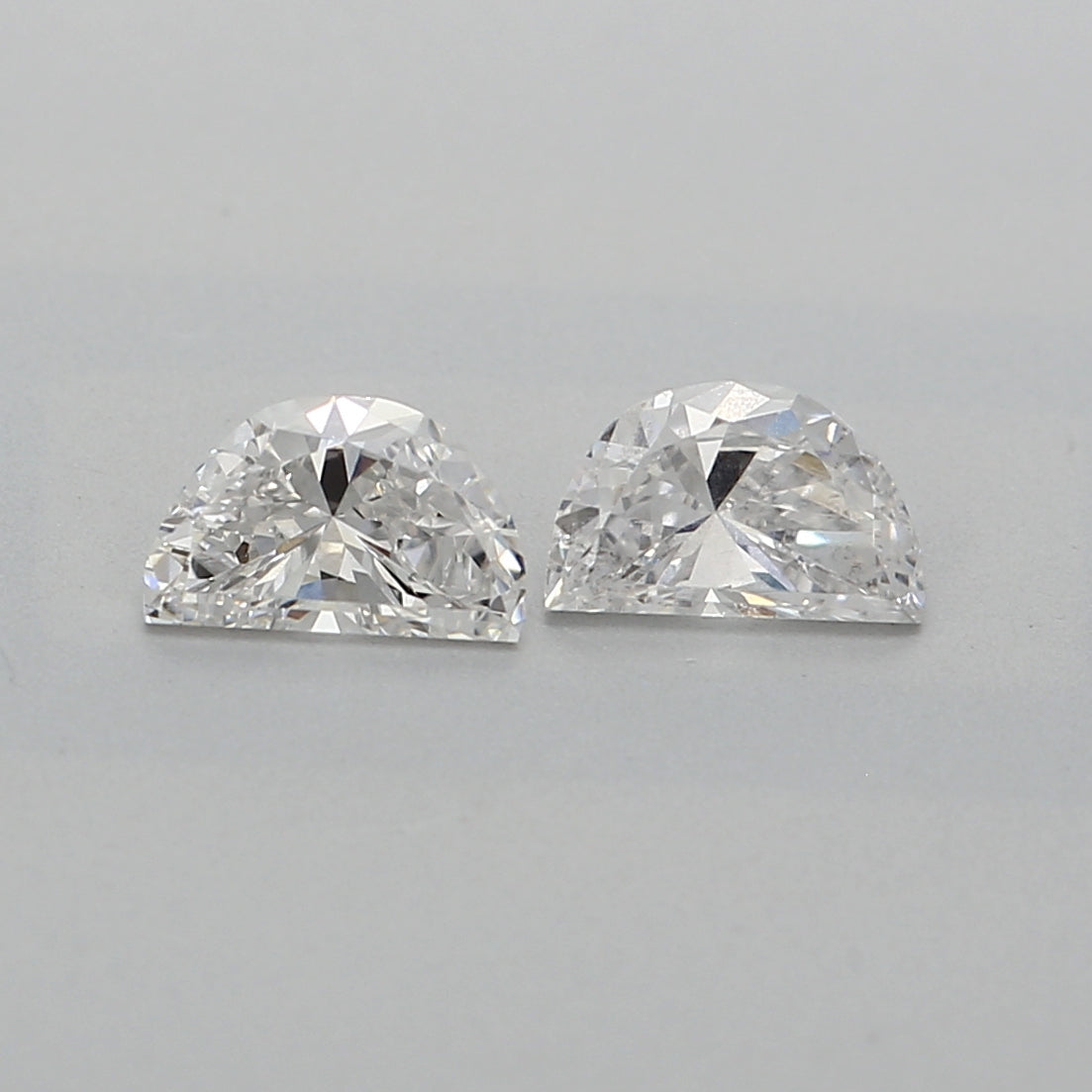 0.360 ct HALF MOON E VS1